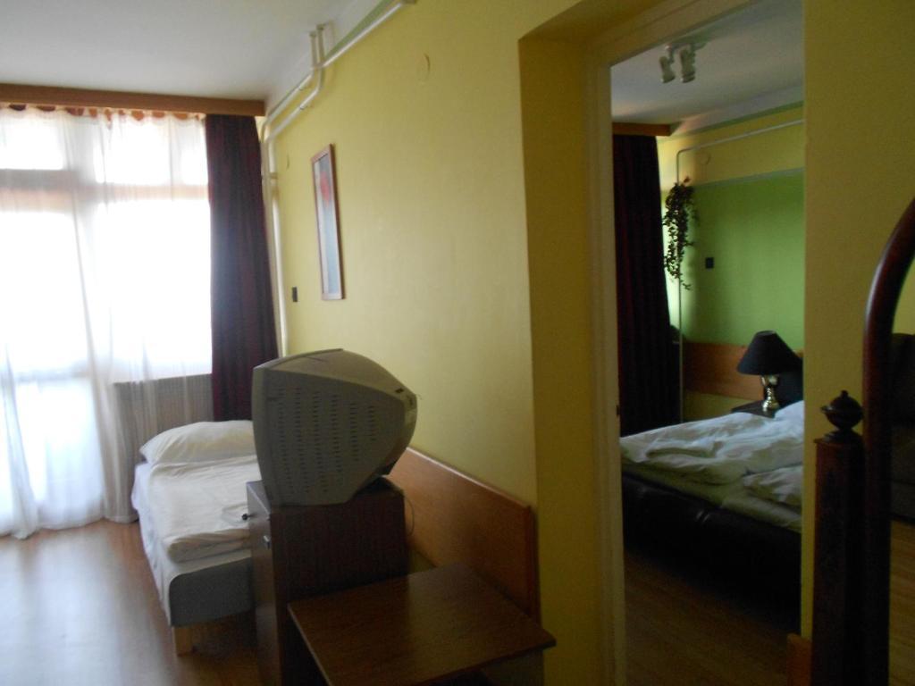 Budai Sport Hotel Budapeste Quarto foto